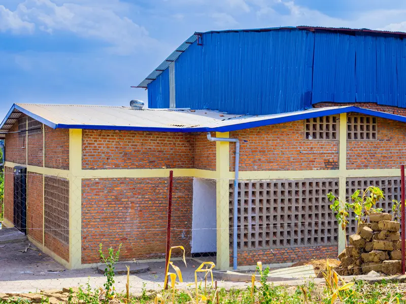 EFFECTIVE M&N packhouse and warehouse building